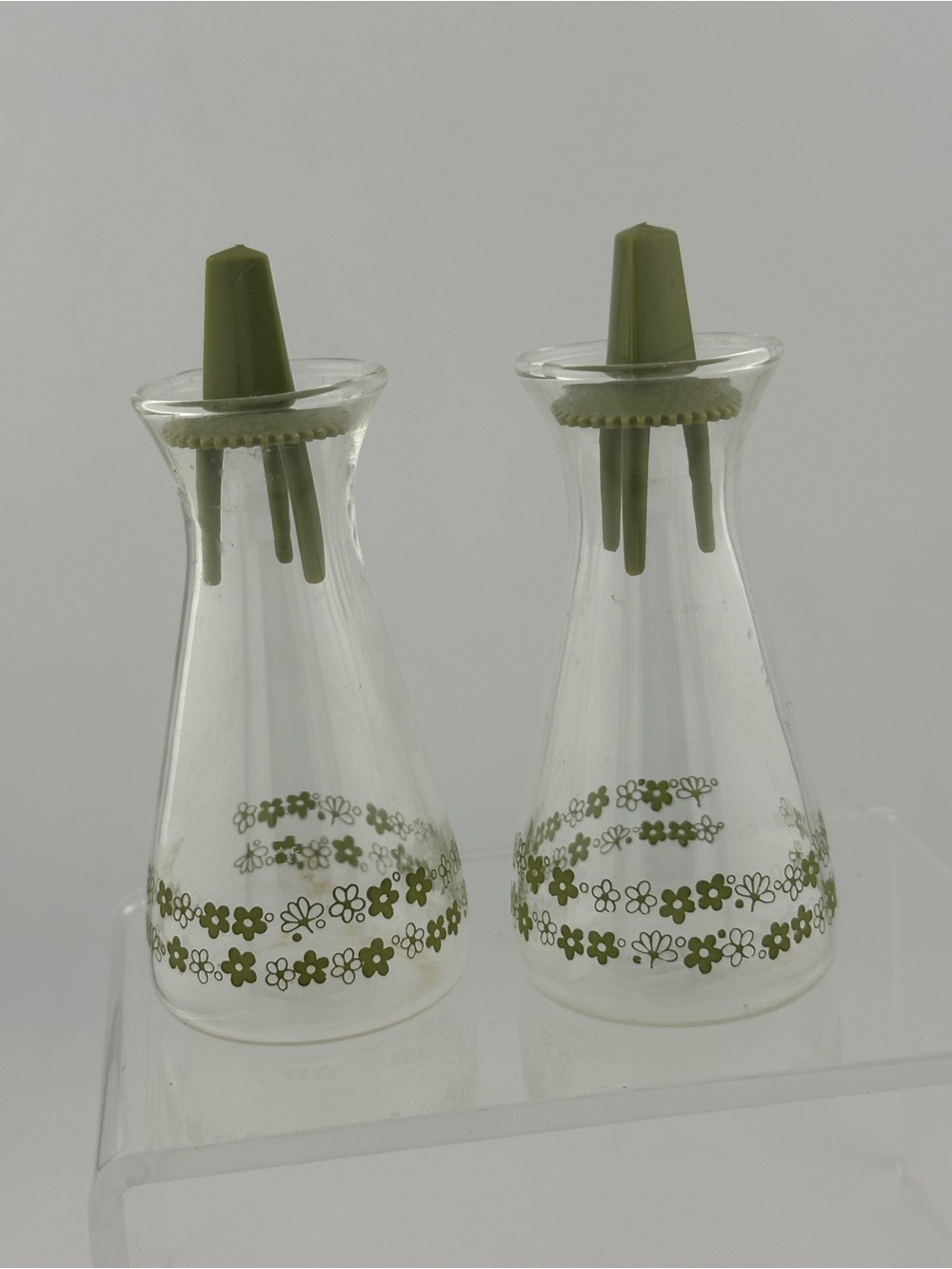 Pyrex corelle spring blossom salt and pepper shakers clear glass crazy daisy